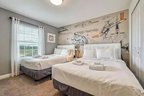 4 bedrooms, WiFi, bed sheets - Storey Lake Resort Home with Pool and Waterpark (Kissimmee)