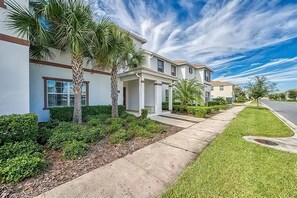 Exterior - *Gorgeous Villa w/Pool + free Waterpark!* (Kissimmee)