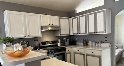Cozy Rio Rancho home with easy access to Santa Fe, Albuquerque, or Jemez Springs