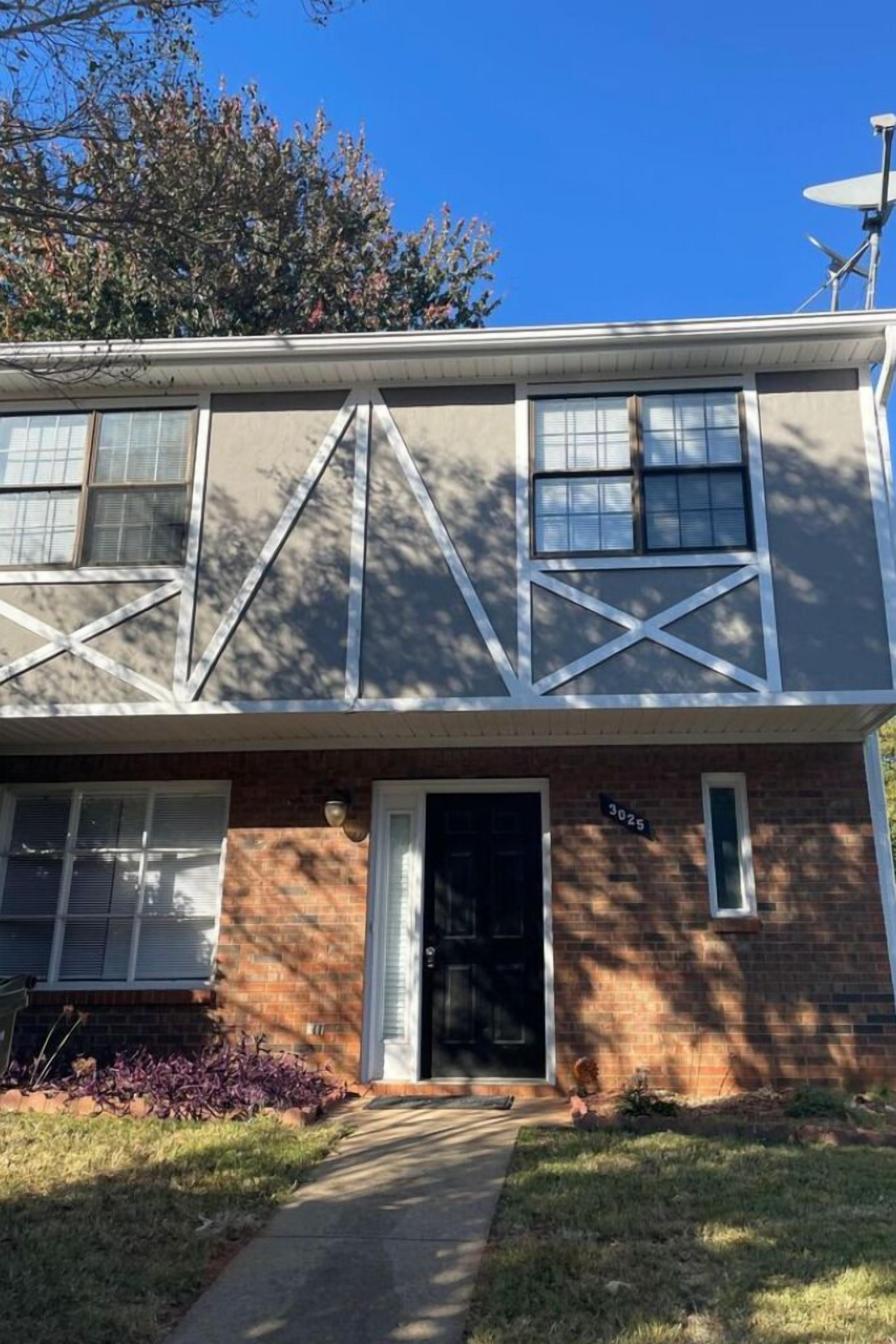 Close to Downtown Kennesaw - Beautiful 3 Bedroom Townhouse!