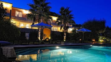 Piscine extérieure, piscine chauffée