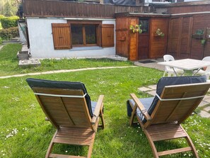 Outdoor dining - Studio Aux Bossons (3km From Chamonix Mont Blanc ) (Chamonix Mont-Blanc)