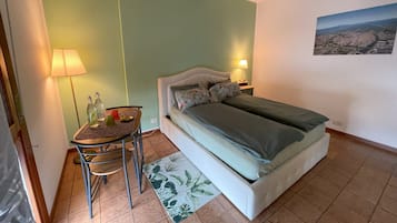 1 bedroom, iron/ironing board, travel crib, WiFi