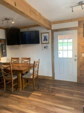 Dining - Top King Value • Kitchen • Wifi • Northern Lights (Willow)