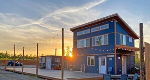 Exterior - Top King Value • Kitchen • Wifi • Northern Lights (Willow)