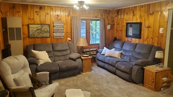 Smart TV, fireplace, DVD player