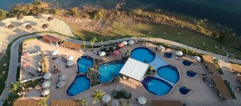 Privé Praias do Lago Eco Resort