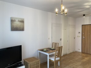 Dining - Modern apartament in centre of Krakow plus free parking (Kraków)