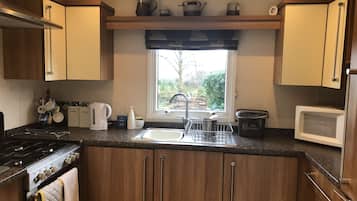 Frigorífic, microones, forn i placa de cuina