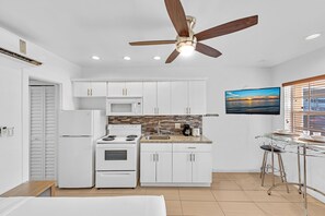 客房 | 私人厨房 | 大冰箱、微波炉、烤箱、炉灶