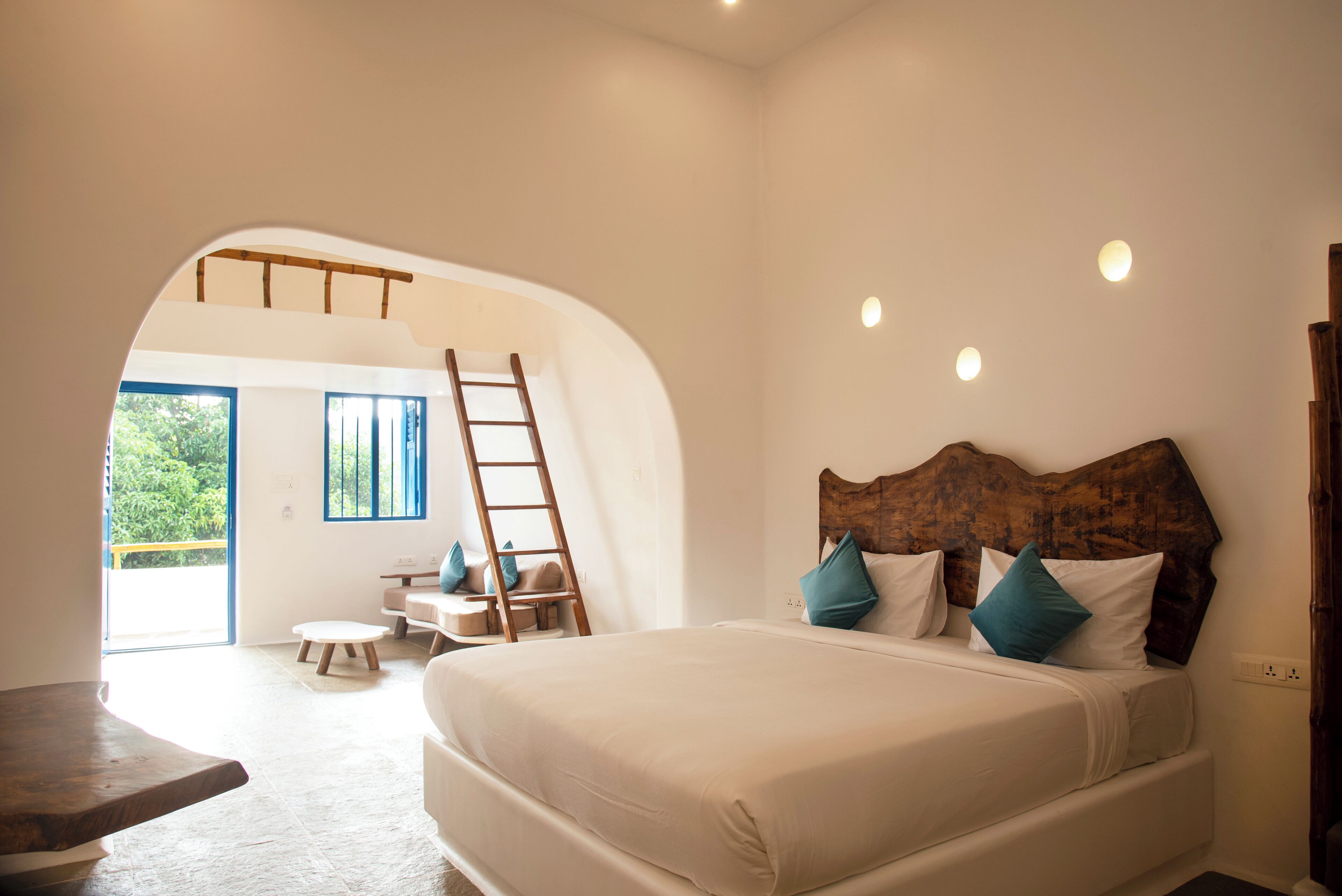 尊荣开间套房 | 起居区 | 32-英寸LED 电视（配备有线频道）、电视、Netflix