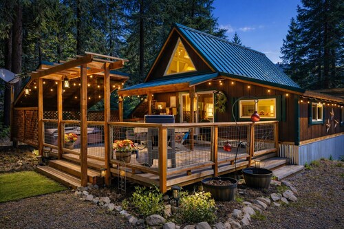 Camp David 1 Bedroom Home by NW Comfy Cabins