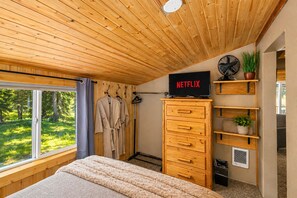 Cabin, 1 Bedroom | 1 bedroom, iron/ironing board, free WiFi - Camp David 1 Bedroom Home by NW Comfy Cabins (Leavenworth)