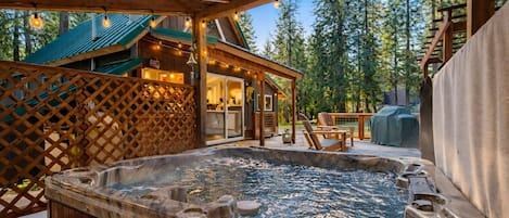 Cabin, 1 Bedroom | Terrace/patio