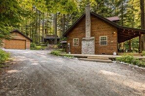 Cabin, 2 Bedrooms | Exterior - Chipmunk Lodge 2 Bedroom Home by NW Comfy Cabins by RedAwning (Leavenworth)