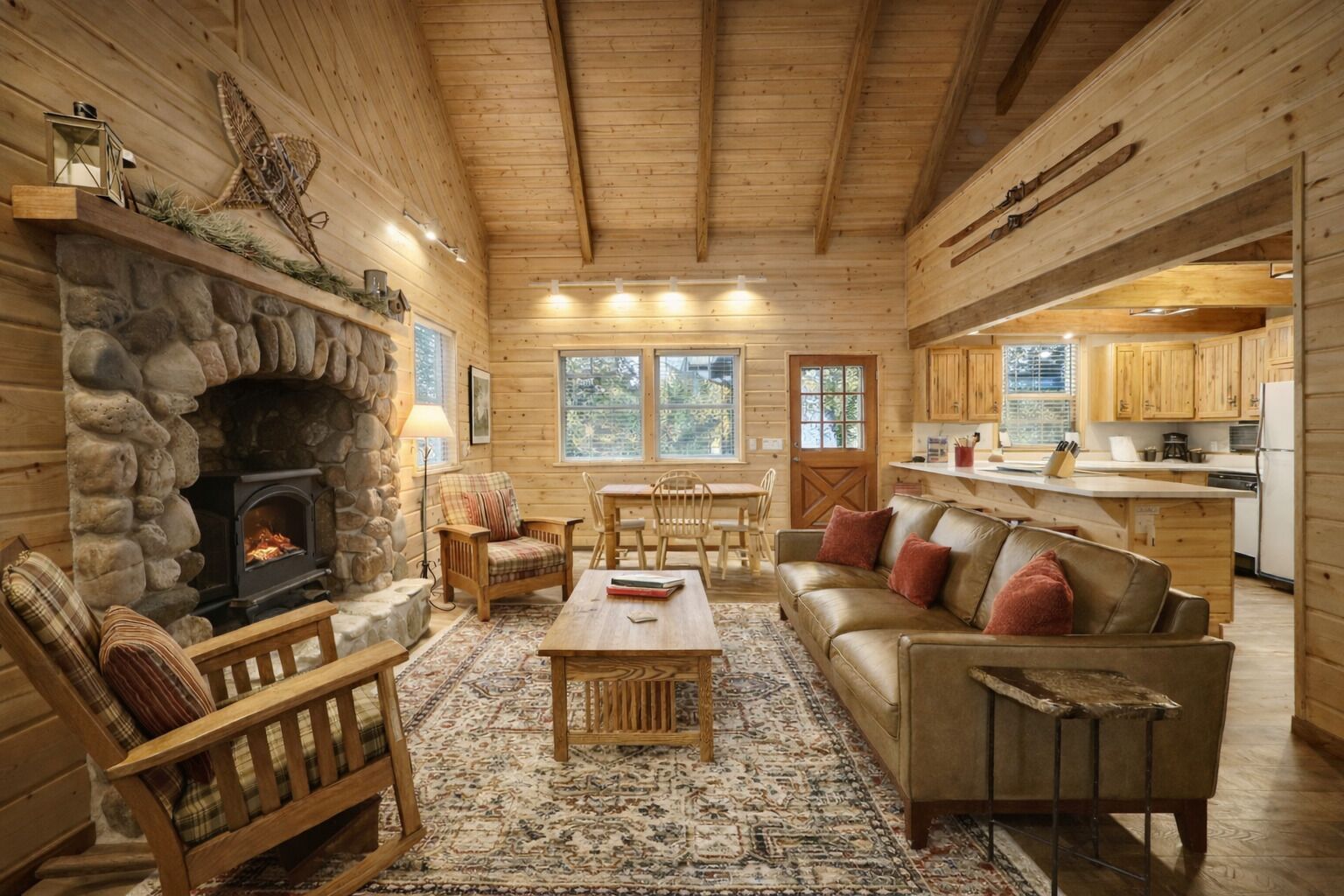 Stuga - 2 sovrum | Vardagsrum | Streamingtjänster