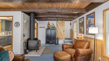 Cabin, 3 Bedrooms | Interior