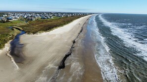 Aurinkotuoleja, rantapyyhkeitä