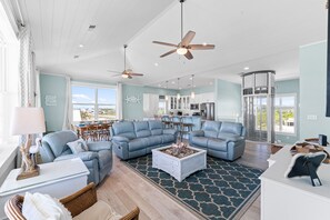 TV, table tennis - An Island Breeze: Stunning 1st Tier, Private Pool, Pet Friendly, Arcade Games! (St. George Island)