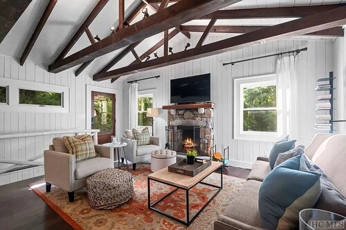 FireFly Creek 2.9 Miles to Highlands