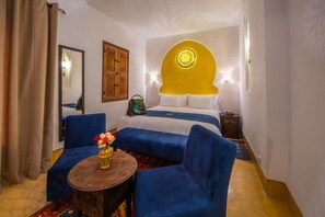 4 室のベッドルーム、WiFi、ベッドシーツ、車椅子でアクセスできる設備