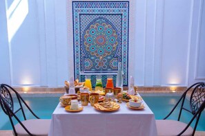 تناول الطعام