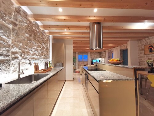 Villa Diocletian***** Solta, Premium traditional stone house next to the sea