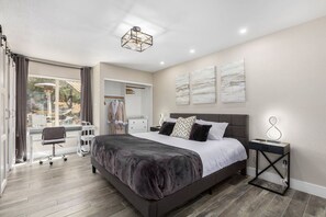 3 camere, una scrivania, ferro/asse da stiro, Wi-Fi