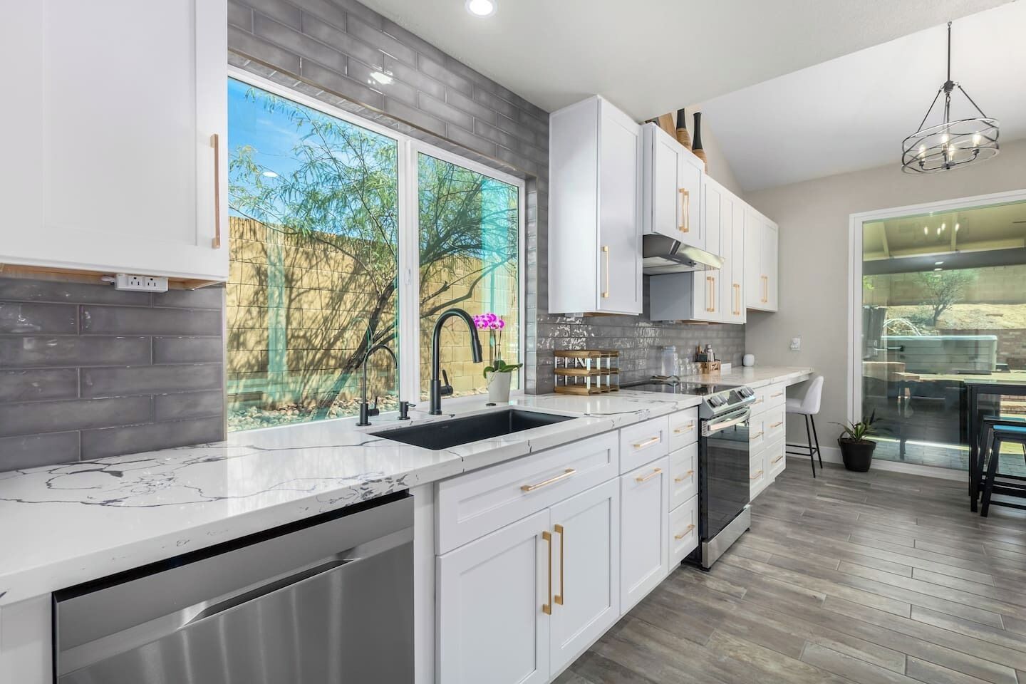 ثلاجة، ميكروويف، فرن، موقد طهي مسطح