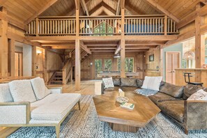 Smart TV, caminetto, studio