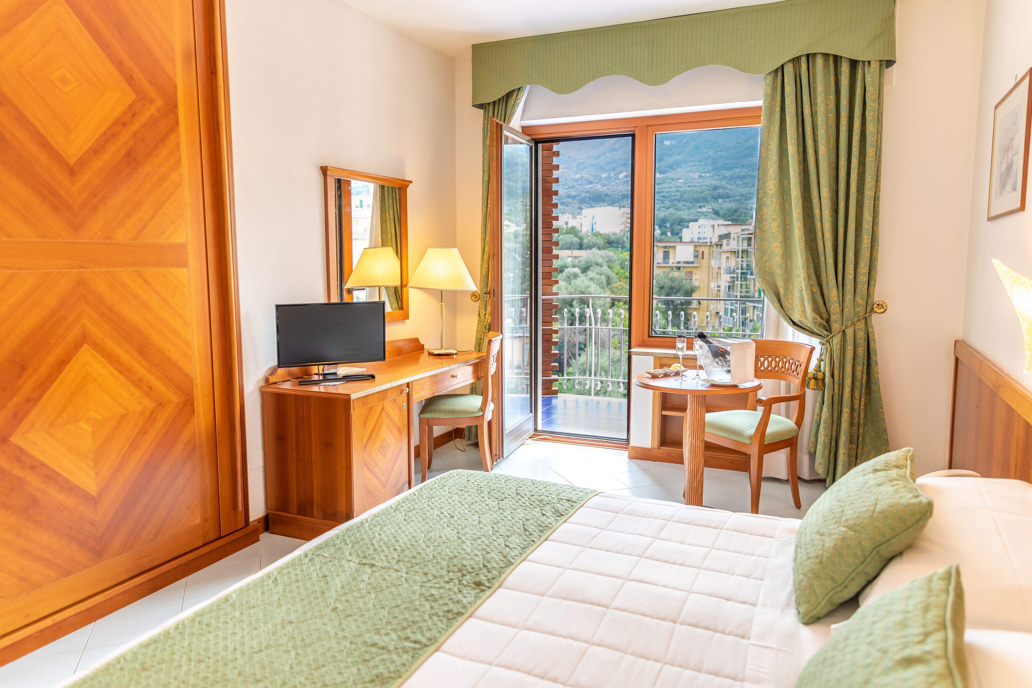 Photo - HOTIDAY Room Collection - Sorrento