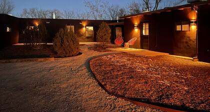 Luxurious 1bd Charmer "Poni Suite" @ La Dea