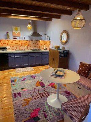 Fridge, stovetop, coffee/tea maker, toaster