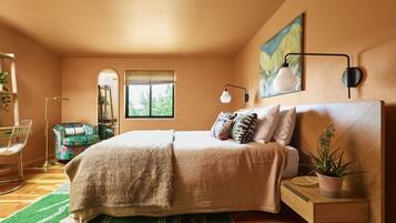 2 slaapkamers, een bureau, een strijkplank/strijkijzer, wifi