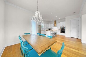 Dining - Free Golf Cart, 5 min to Beach, Community Pool (Inlet Beach)