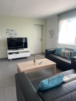 Fernseher, Stereoanlage
