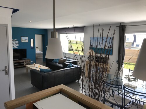 BEAUTIFUL SEA VIEW HOUSE. CLOSE TO THE BEACH and coastal paths