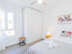 3 chambres, fer et planche à repasser, Wi-Fi gratuit, draps fournis