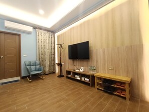 Standard Quadruple Room | Blackout drapes, iron/ironing board, free WiFi