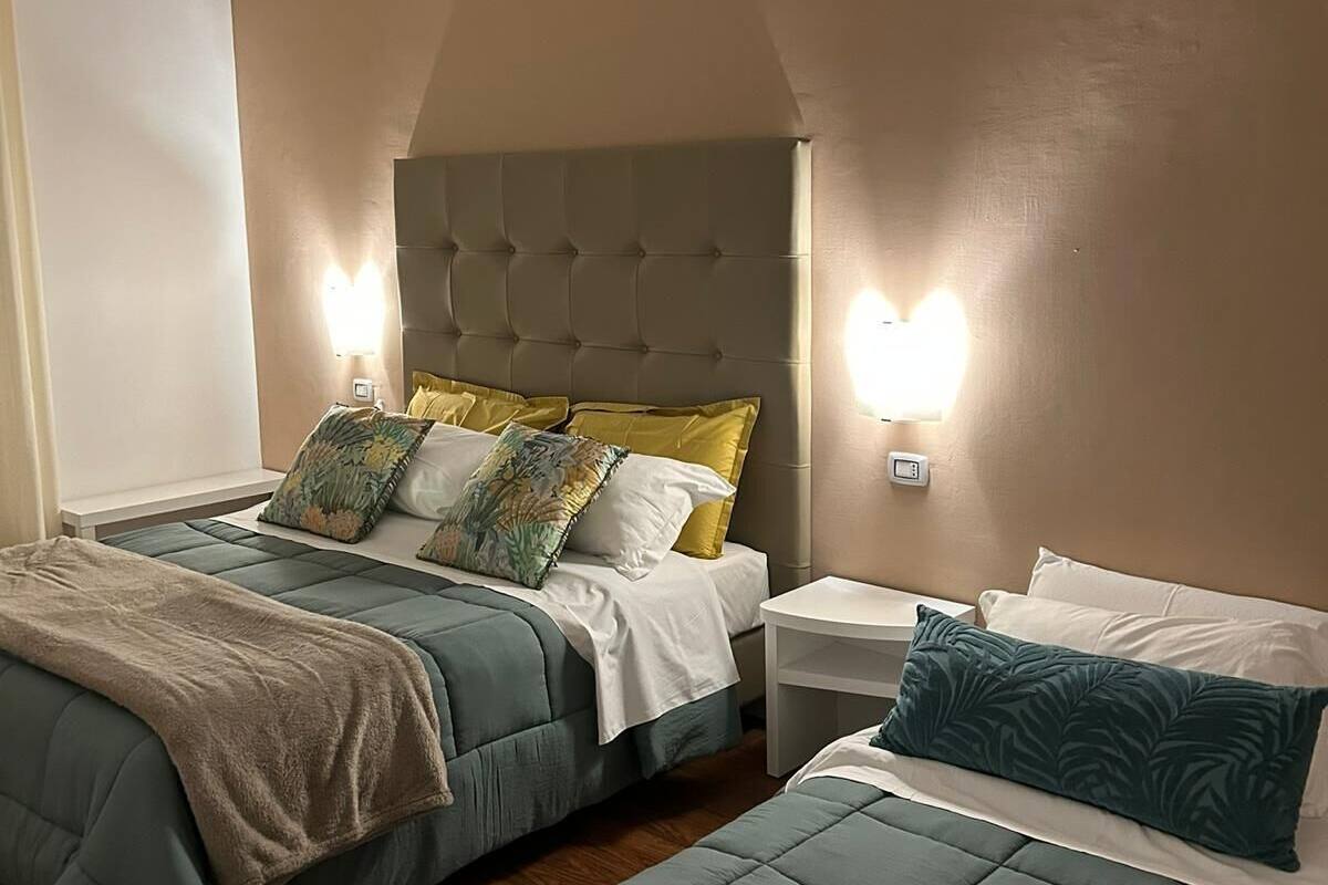 Premium bedding, down duvets, free minibar, in-room safe
