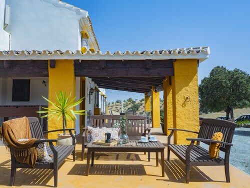 Cubo's Cortijo El Perezon / rural / private pool / air conditioning