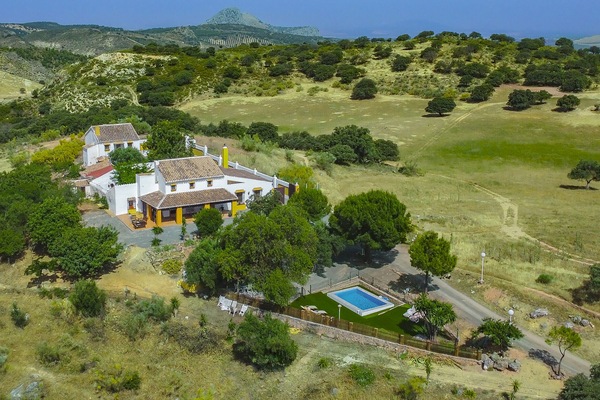 Rural house with pool in Archidona