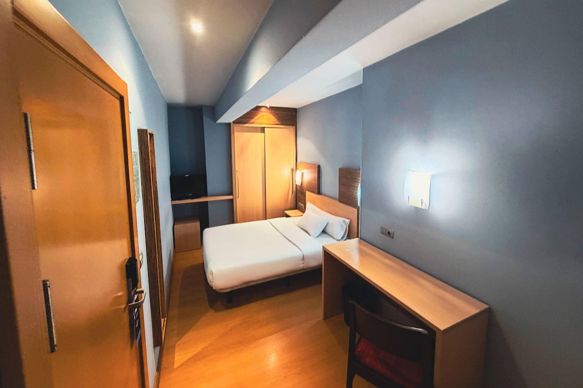 2 Single Beds
