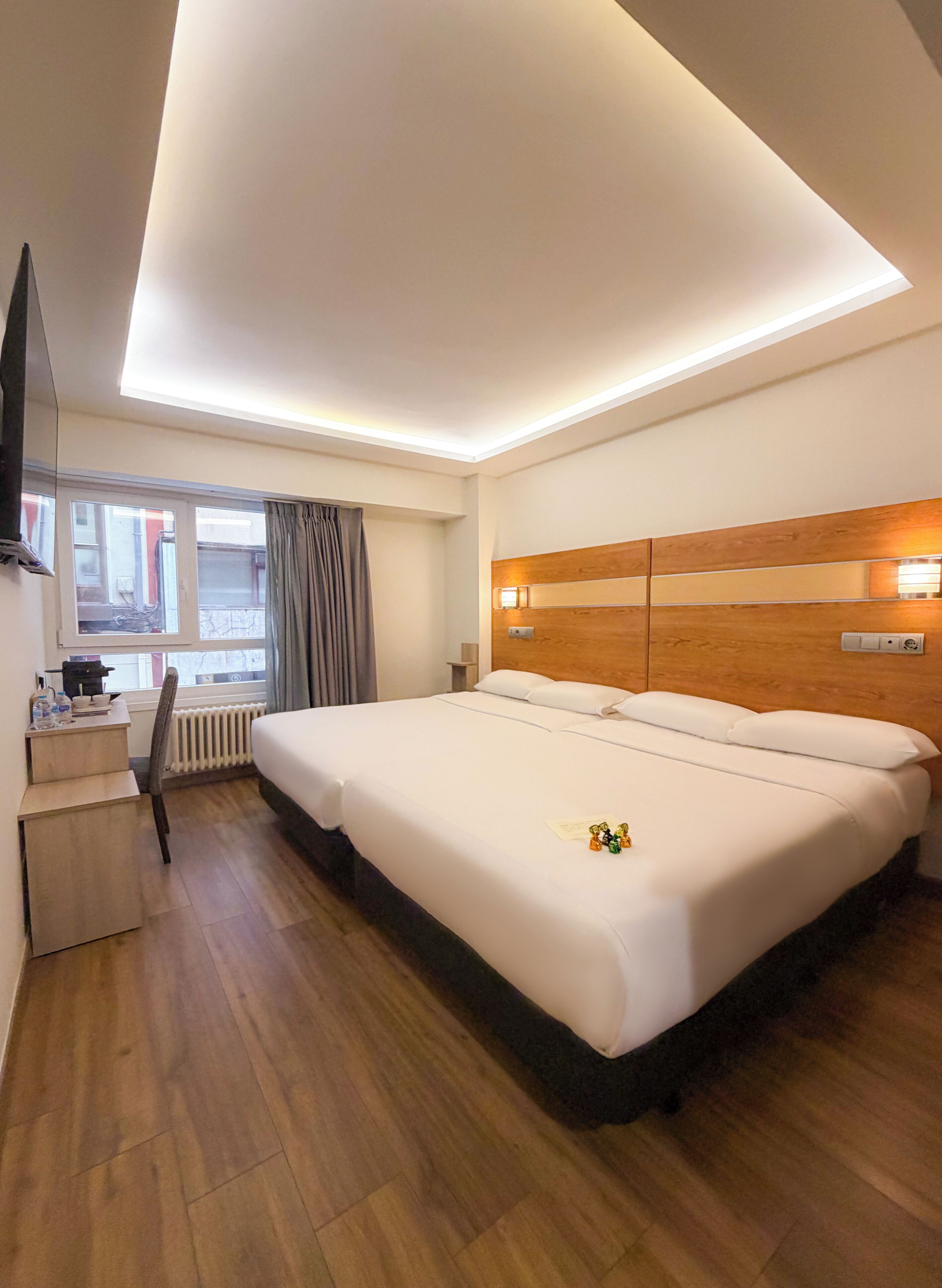Habitación estándar, no fumadores | Escritorio, wifi gratis, ropa de cama