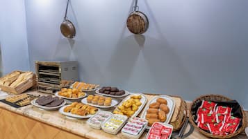 Daily buffet breakfast for a fee