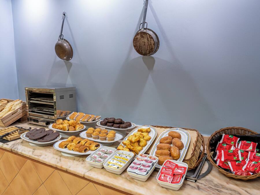 Daily buffet breakfast for a fee