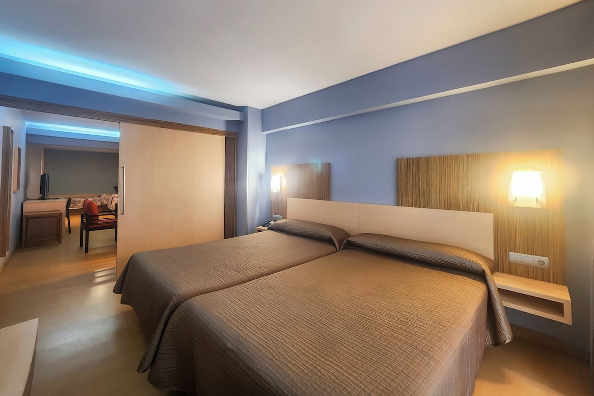 Desk, free WiFi, bed sheets