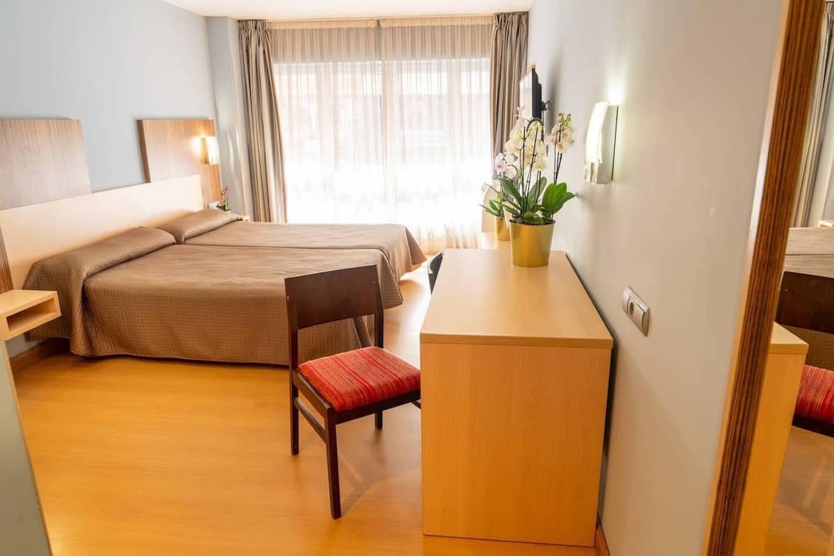 2 Single Beds, Superior Room | Desk, free WiFi, bed sheets