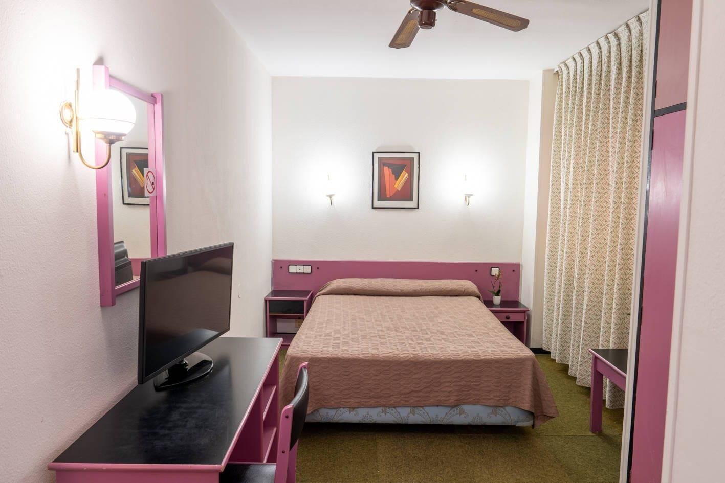 Standaard kamer, niet-roken | Een bureau, gratis wifi, beddengoed