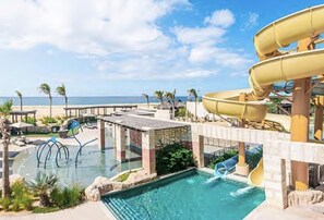Outdoor pool - LUXURY STUDIO 5 🎖️, A PARADISIAC PLACE, IN FRONT OF THE SEA  (Cabo San Lucas)